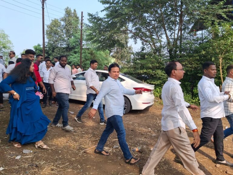 पराभवाचे शल्य बाजूला ठेवून प्रितम म्हात्रे यांची कार्यक्रमाला हजेरी 